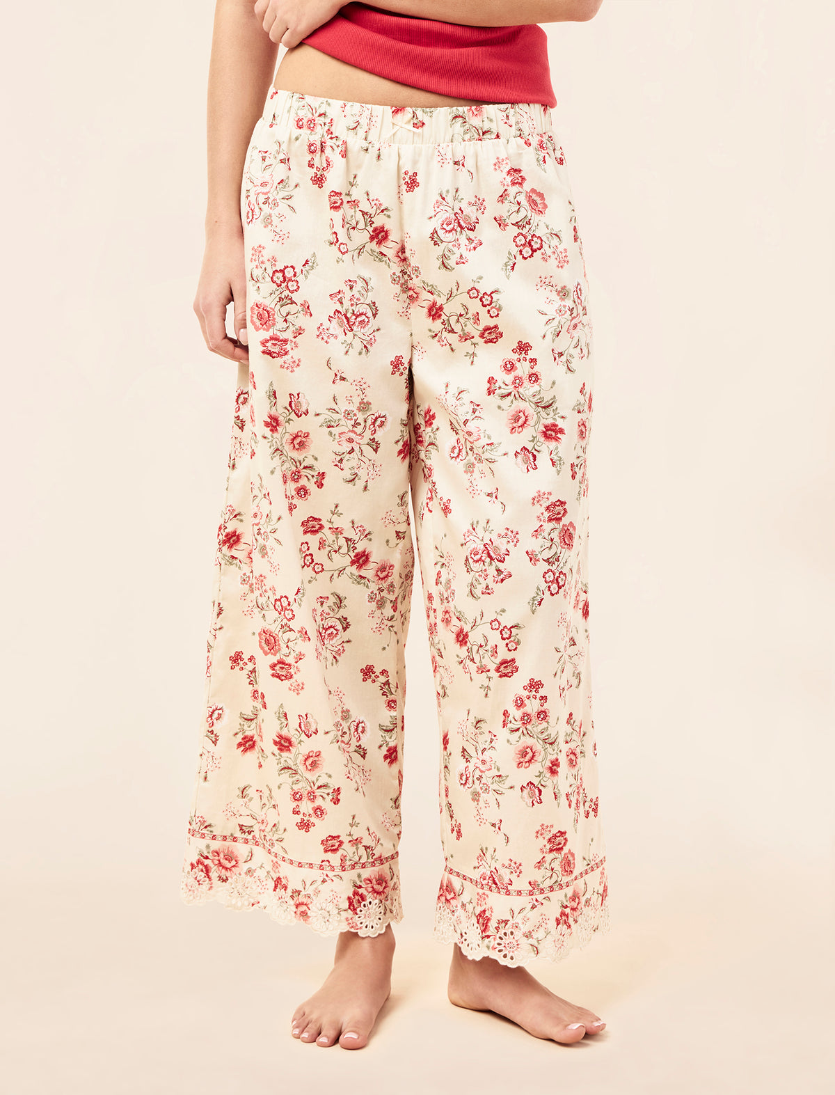 Yasmin wearing the Border Floral Crop Pant[model: Yasmin wears size S |  Height: 174m
/ 5’7” | Bust: 82cm | Waist: 63cm | Hips: 92cm]